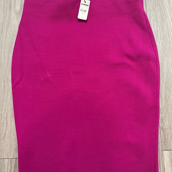 Express Countour Pink Midi Pencil Skirt Size Medium NWT - Picture 4 of 4